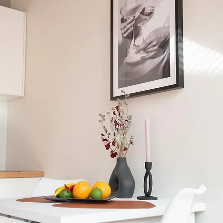 Estonishing Mere * تالين